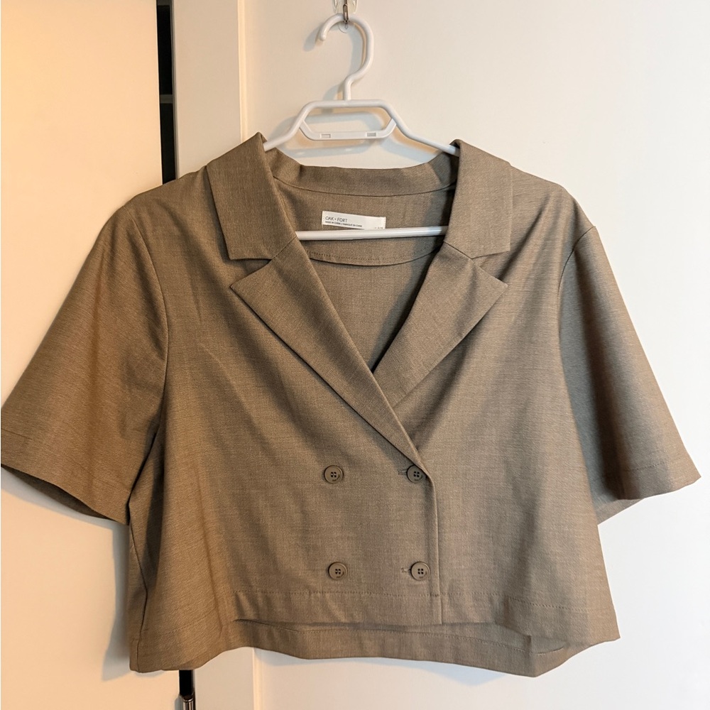 Oak and fort cropped shirt in Taupe, size large